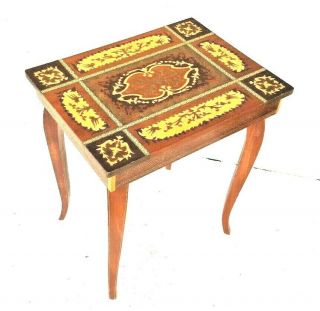 Stunning Magnificent.  Italian Marquetry Inlay Music Box Table Vintage Italy