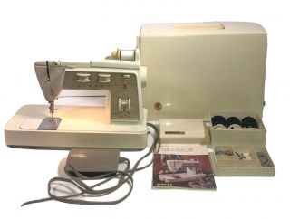 Vintage Singer Sewing Machine Touch,  Sew Golden Deluxe Zig Zag Model 750