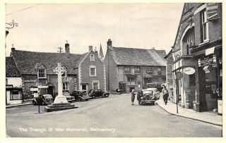 Malmesbury,  The Triangle And War Memorial Auto Vintage Cars Voitures