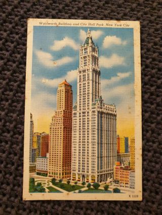 Woolworths Building & City Hall Park,  York City - Vintage Postcard