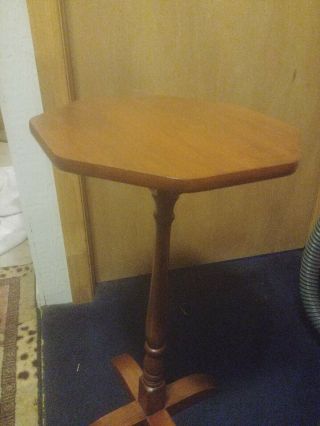 Cohasset Octagon Table