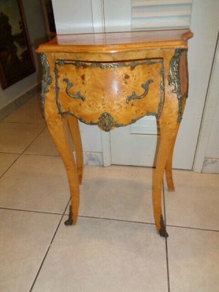 Vintage Louis Xv Style Burl Wood Side/end Table With Bronze Accents (28 By 20 ")