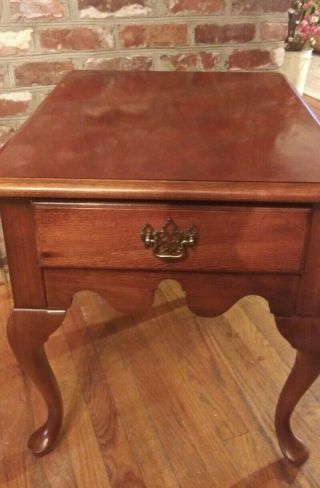 Vintage Thomasville Queen Anne End Table Cherry One Drawer