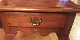 Vintage Thomasville Queen Anne End Table Cherry One Drawer 2