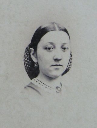 Antique Civil War Era Cdv Photo Of A Young Woman Wearing Hair In Snood York