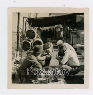 Photograph 1938 China Chefoo Us Navy Uss Cincinnati Deck Chinese Trinket Seller