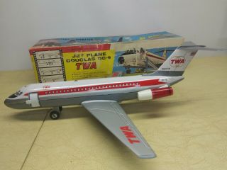 Vintage 1960 Battery Operated Tin Litho Twa Dc - 9 Airplane Toy T.  N.  Japan