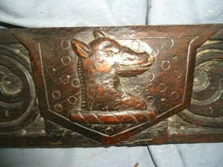 17th Century Oak Carved Coffer Top Rail With A Carved Dog Plaque In The Center
