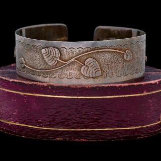 Antique Vintage Deco Sterling Silver Arts & Crafts Curling Leaf Cuff Bracelet