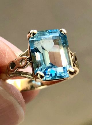 Vintage 14k Gold And Blue Topaz Ring