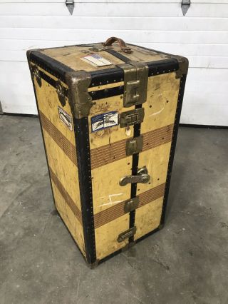 Vintage Early 1900s Steamer Trunk.  Good Conditon