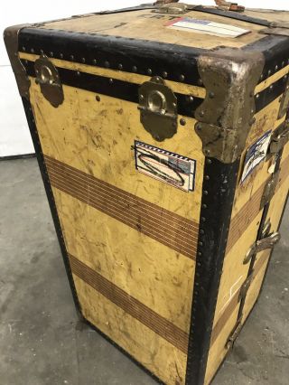 Vintage early 1900s steamer trunk.  Good conditon 3
