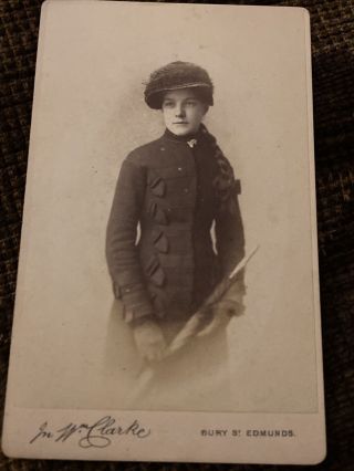 Victorian Cdv Photo Young Woman In Hat,  Parasol - J.  W.  Clarke,  Bury St Edmunds