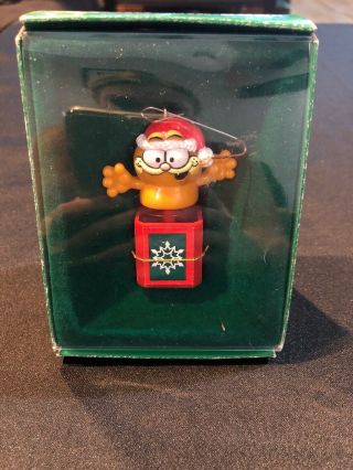 Vintage 1978 Garfield " Cat In The Box " Holiday Ornament By Enesco 56189