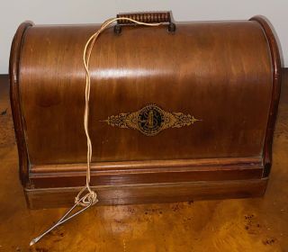 Vintage Singer Hand Crank Sewing Machine.  Bentwood Case