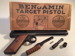 Vintage Benjamin Air Rifle Co.  Target Pistol 132.  22 W/ Box No Pump Cup