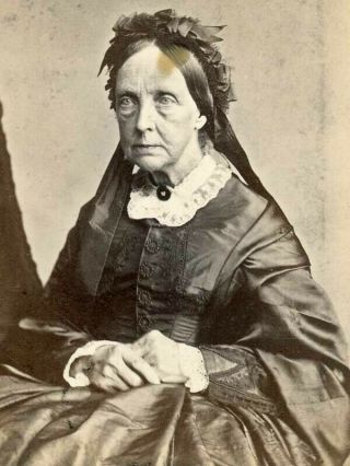 Civil War Cdv Older Lady By Carbutt Of Chicago Illinois