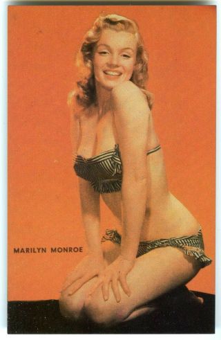 " Marilyn Monroe " Iconic Sex Symbol Pin - Up Girl Vintage 1970s Postcard