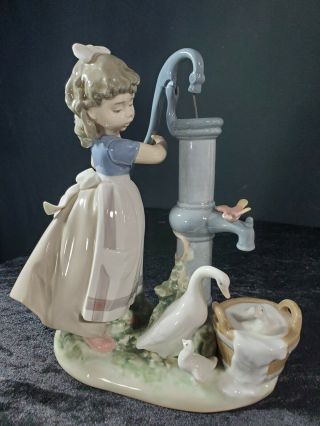 Lladro 5285 Summer On The Farm,  Little Girl Pumping Water For Ducks.  Vtg