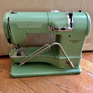Vintage ELNA Supermatic Portable Sewing Machine Avacado Green W/ Case 3