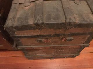 Vintage/antique Steamer Trunk/Storage Chest with domed top 2