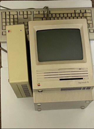 Vintage Apple Macintosh Se M5010 2 800kdrives - 4mb Ram,  Hardisk20,  Flight Simulator