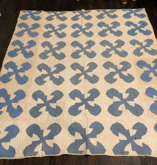 Great 1890s Antique Blue And White Quilt With Drunkard’s Path Pattern
