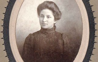 Pretty Young Woman - Early 1900s Cabinet Photo - Saylor 