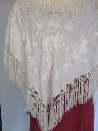 Antique Silk Shawl Hand Embroidered Cream Silk Shawl With Fringe (j100)