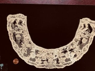 Point De Venise A Reseau Needle Lace Border Gathered As 19th C.  Round Collar