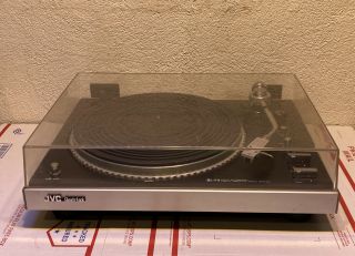 JVC QL - F4 Direct Drive Vintage Turntable - Quartz and Fully Automatic 2