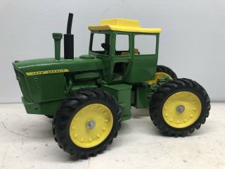 1/16 Vintage John Deere Model 7520 4wd Tractor With Cab Diecast By Ertl