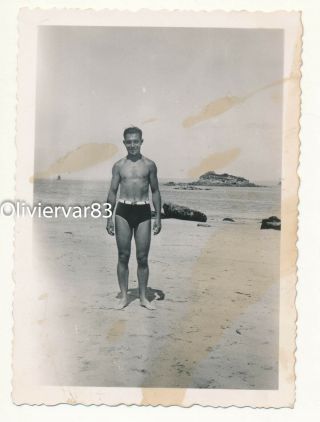 Vintage Photo 1937 - Handsome Young Man In Swimsuit In The Beach