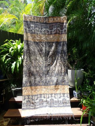 Old Hinggi Blanket Warp Ikat From East Sumba,  Indonesia Mid 20th Century