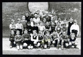 Vintage Photo - Wonderful Nostalgic Image Of Group School Children With Teachers
