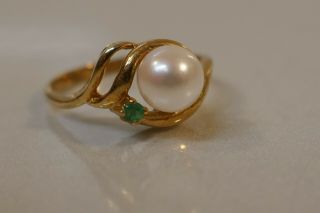 Vintage 14kt Yellow Gold & Pearl And Emerald Accent Stone Ring - Size 5.  75