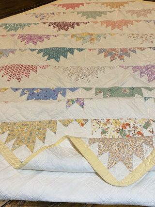 Vintage Handmade Delectable Mountains Quilt 2