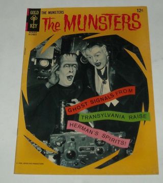 The Munsters 10 Gold Key Comics 1966 Photo Cover Fred Gwynne Herman & Al Lewis