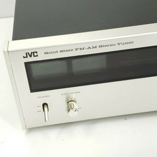 Jvc Vt - 700 Solid State Fm Stereo Tuner Silver Face Vintage