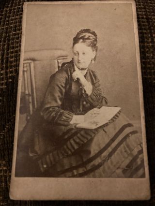 Victorian Cdv Photo Woman,  Hair Up,  Book On Lap,  Earrings - Colchester