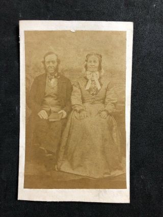 Victorian Carte De Visite Cdv: Unknown Well Dressed Couple
