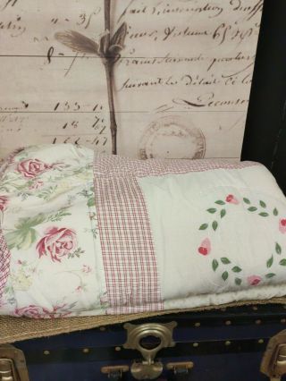 Foral/checked Lightly Quilted Vintage Bed Cover Size Approximately 98 " X 90 "