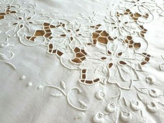 Vintage White Round tablecloth - Lace Hand embroidered - 100 Cotton 54 