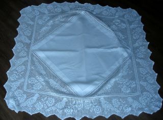Vintage White Linen Handmade Crochet Lace Edge Tablecloth With Doves & Flowers