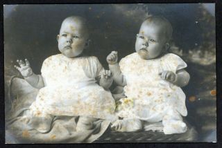Vintage Photo - Very Sweet Image Of Twin Babies/fashion - 1920/30s?