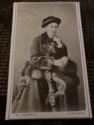 Victorian Cdv Photo Woman In Hat And Fur - Trimmed Coat - Harrogate