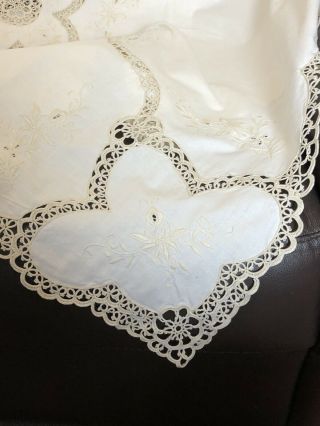 Stunning X Large Vintage Ivory Cotton Lace & Embroidered Tablecloth 68” X 117”