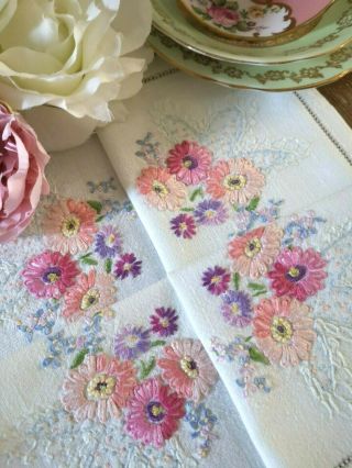 Vintage Hand Embroidered Tray Cloth Daisy Posies