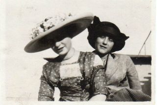 Vint.  Small Photo Two Ladies - Fancy Hats - Meausres 2 1/4 " X 3 1/8 "