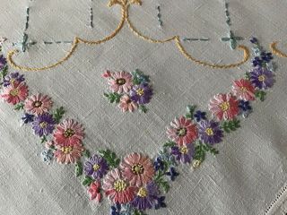 Vintage Linen Hand Embroidered Tablecloth Daisies & Lattice Work.